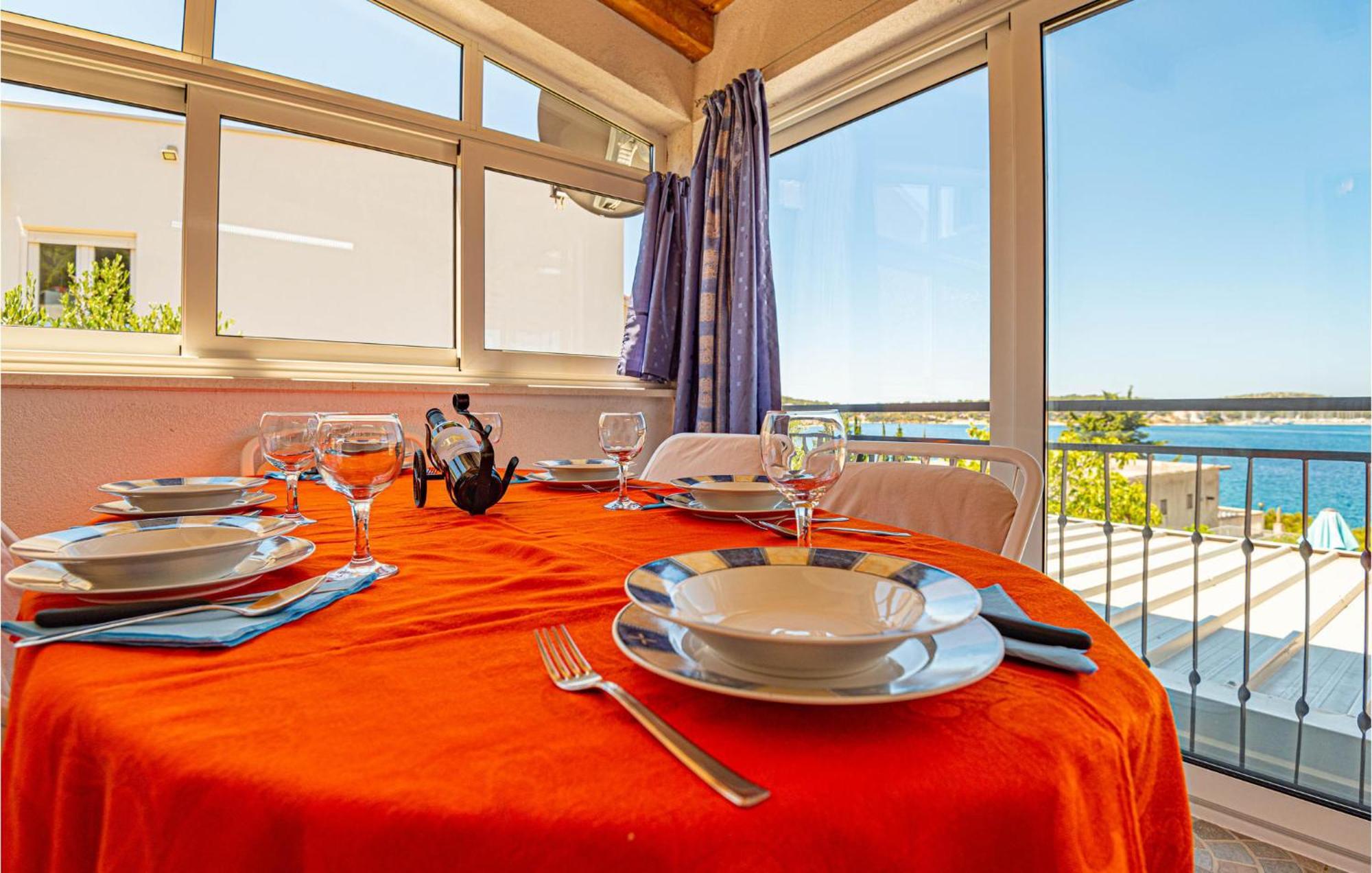 Nice Home In Zatoglav With House Sea View Podglavica 外观 照片